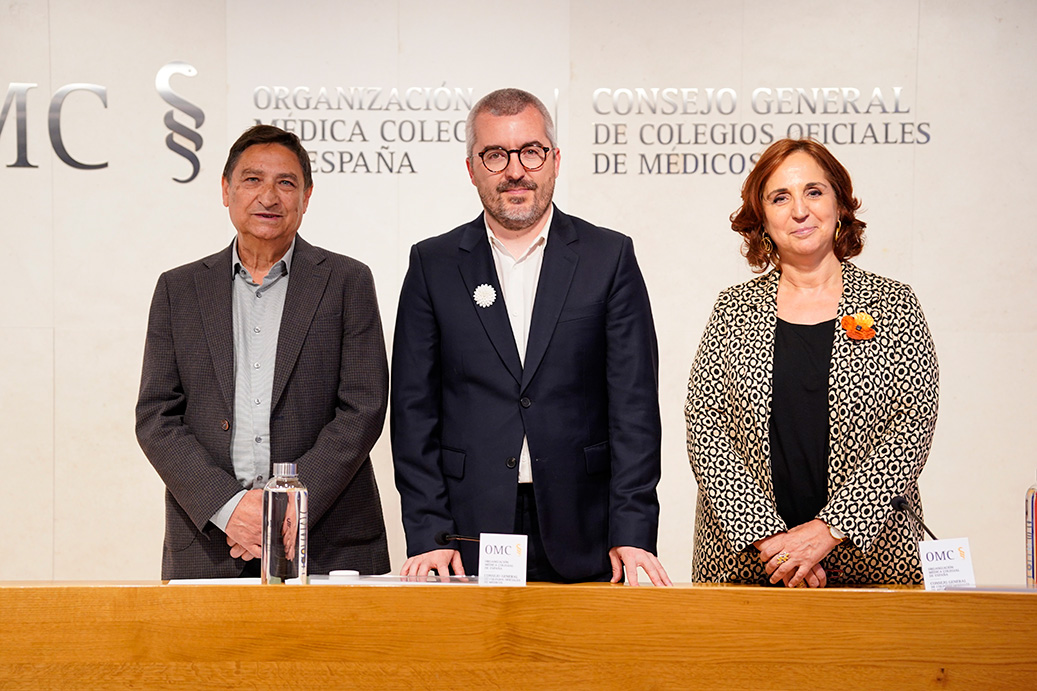Componentes de la Mesa Inaugural. Entre ellos Remedios Martín, presidenta de la Sociedad Española de Medicina de Familia y Comunitaria, semFYC.